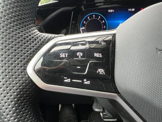 Volkswagen GOLF 1.5 eTSI 150 pk DSG R-LINE Panoramadak IQ LIGHT Achteruitri