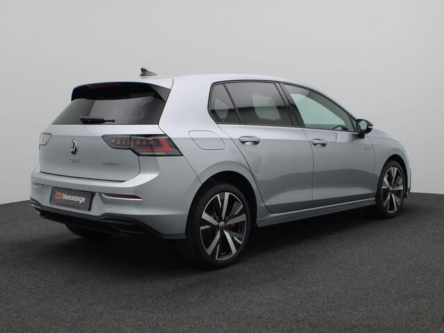 Volkswagen GOLF 1.5 eHybrid GTE 272PK DSG Adaptieve Cruise Controle, Side Assist, Achteruitrijcamera, Stoel-Stuurverwarming, Navi via Apple Carplay/Android Auto, Matrix-LED verlichting, 18" LM Velgen