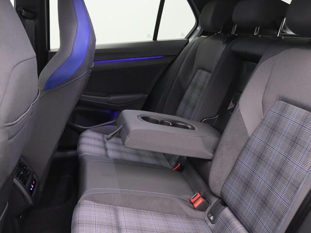 Volkswagen GOLF 1.5 eHybrid GTE 272PK DSG Adaptieve Cruise Controle, Side Assist, Achteruitrijcamera, Stoel-Stuurverwarming, Navi via Apple Carplay/Android Auto, Matrix-LED verlichting, 18" LM Velgen