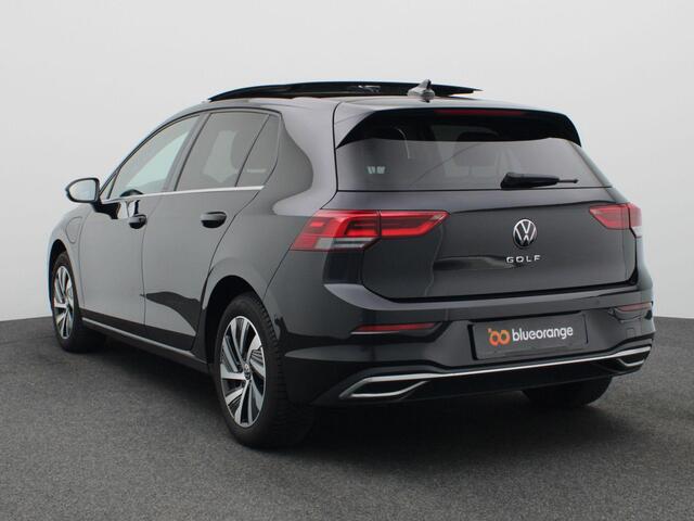 Volkswagen GOLF 1.4 eHybrid Style 204PK DSG Pano-Schuifdak, Adaptieve Cruise Controle, Memorystoel, LED Plus verlichting, Parkeersensoren voor en achter, Stoel-Stuurverwarming, 16" LM Velgen