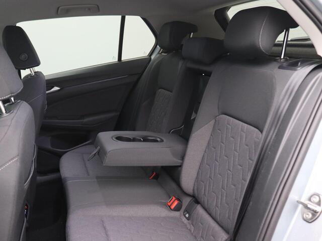 Volkswagen GOLF 1.5 eHybrid Life Edition 204PK DSG Adaptieve Cruise Controle, Navi via Apple Carplay/Android Auto, Achteruitrijcamera, Stoel-Stuurverwarming, Keyless, 17" LM Velgen