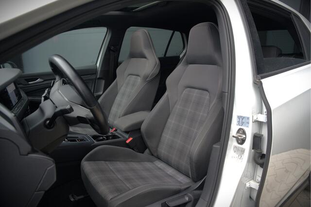 Volkswagen GOLF 2.0 TDI GTD | Panoramadak | Stoelverwarming | Stuurverwarming | Adaptive Cruise Control | Apple Carplay | Sport & Sound | Adaptief Onderstel | Keyless | IQ Light LED | Camera | Ambiance Verlichting