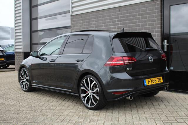 Volkswagen GOLF 2.0 TSI GTI / Panoramadak / Stoelverwarming