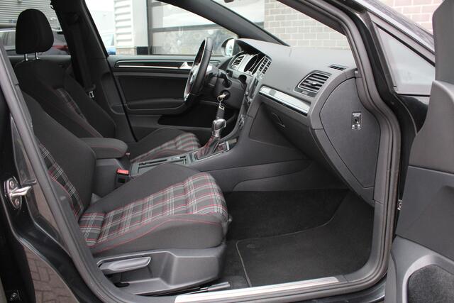 Volkswagen GOLF 2.0 TSI GTI / Panoramadak / Stoelverwarming