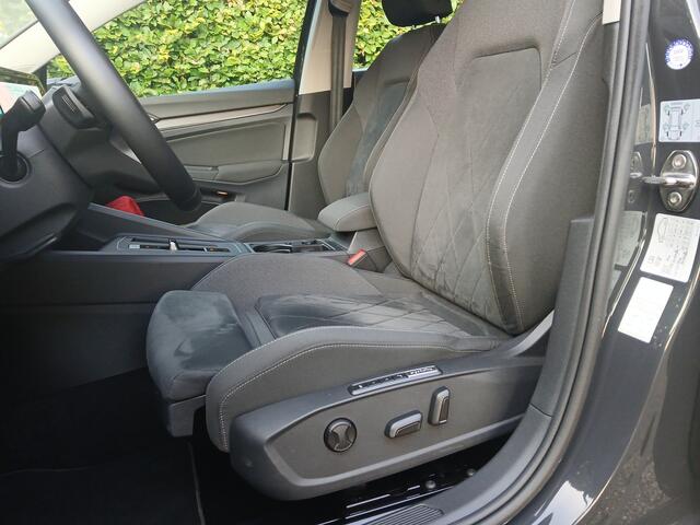 Volkswagen GOLF 1.4 eHybrid Style PHEV / camera / DSG / massage stoel /