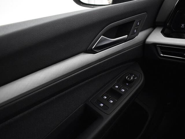 Volkswagen GOLF 1.0 eTsi 110pk DSG Life · Apple/Android Car Play · Navi · P-Sensoren · Sfeerverlichting · Verkeersbord Herkenning · 16'' Inch · Garantie t/m 19-04-2027 of 100.000km
