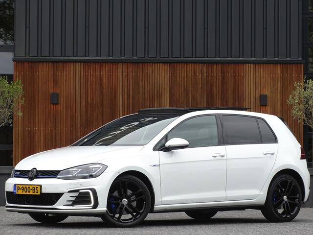 Volkswagen GOLF TSI GTE 204PK / Pano / 2019 / LED / ACC