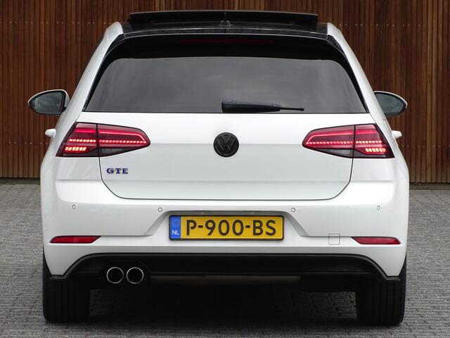 Volkswagen GOLF TSI GTE 204PK / Pano / 2019 / LED / ACC