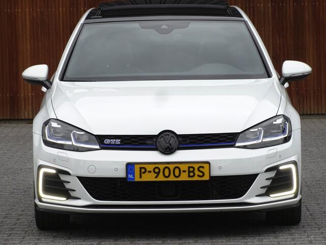 Volkswagen GOLF TSI GTE 204PK / Pano / 2019 / LED / ACC