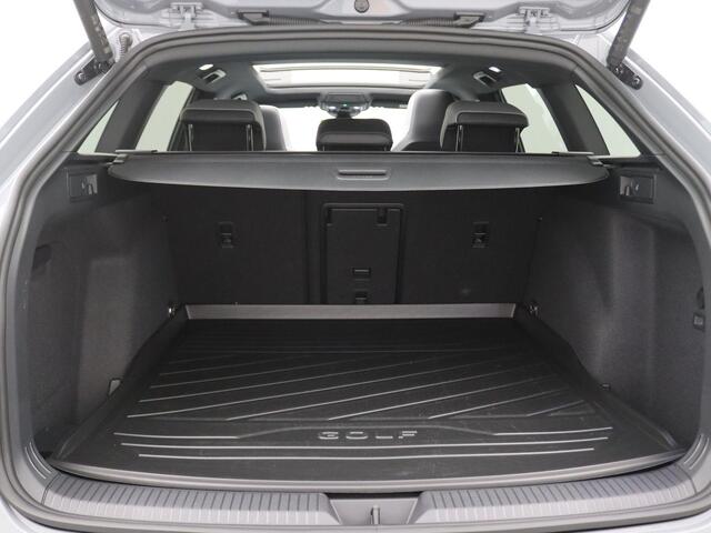 Volkswagen GOLF Variant 1.5 eTSI R-Line Business 130PK DSG Pano-Schuifdak, Adaptieve Cruise Controle, Achteruitrijcamera, Keyless, Elektr. Achterklep, Stoelverwarming, Trekhaak, 18" lm Velgen