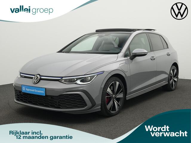 Volkswagen GOLF 1.4 eHybrid 245 pk DSG GTE | Panoramadak | Trekhaak | IQ Light | Achteruitrijcamera | Stoelventilatie | Leder | Head-up display | Stoel-/achterbankverwarming | Adaptieve onderstelregeling (DCC) | Park Assist | Side Assist | 18 inch