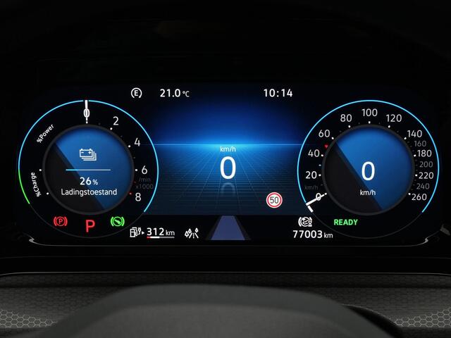 Volkswagen GOLF 1.4 eHybrid 245 pk DSG GTE | Panoramadak | Trekhaak | IQ Light | Achteruitrijcamera | Stoelventilatie | Leder | Head-up display | Stoel-/achterbankverwarming | Adaptieve onderstelregeling (DCC) | Park Assist | Side Assist | 18 inch