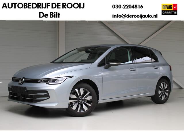 Volkswagen GOLF 1.5 TSI Life Navigatie | 16"Velgen | Dodehoek assistent | Stoelverwarming | Led verlichting