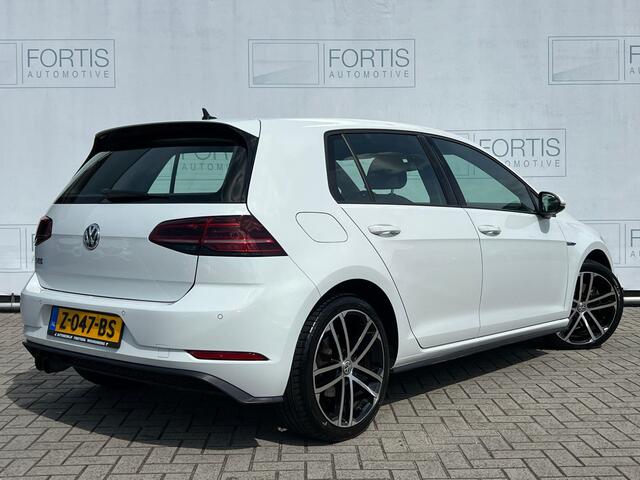 Volkswagen GOLF 1.4 TSI PHEV GTE 7.5 STOELVERW | WINTERSET OP ORIGINELE VELGEN | PDC VOOR & ACHTER | APK T/M 27