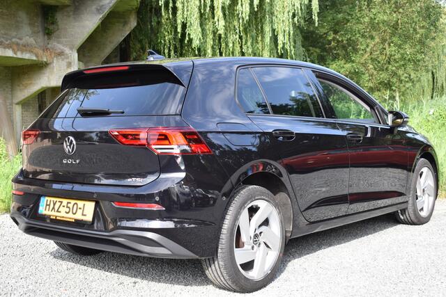 Volkswagen GOLF 1.5 eTSI DSG LIFE CARPLAY/PDC/CAMERA