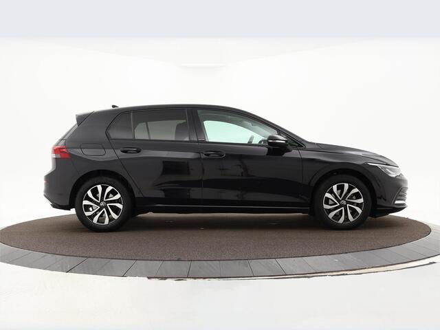 Volkswagen GOLF 1.5 Tsi 150pk Life · Apple/Android Car Play · Navi · P-Sensoren · ACC · DAB · 16'' Inch · Garantie t/m 21-12-2026 of 100.000km