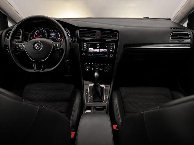 Volkswagen GOLF 1.4 TSI Connected Series R-Line Half leder, Stoelverwarming, Parkeersensoren, Navi, Cruise control, Lendenstoelen