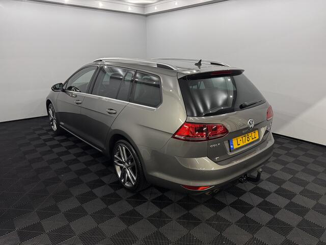 Volkswagen GOLF 1.4 TSI Connected Series R-Line Half leder, Stoelverwarming, Parkeersensoren, Navi, Cruise control, Lendenstoelen