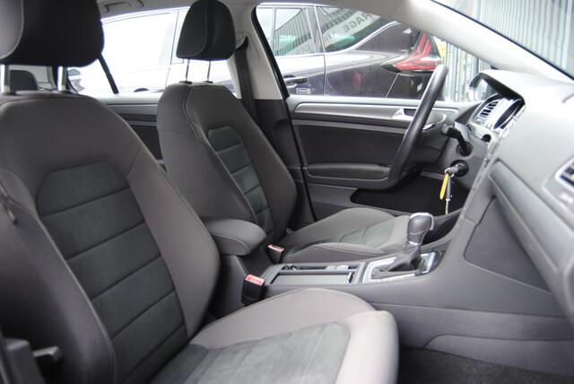Volkswagen GOLF 1.5 TSI CL Bns | APPLE CARPLAY/ GROOT NAVI