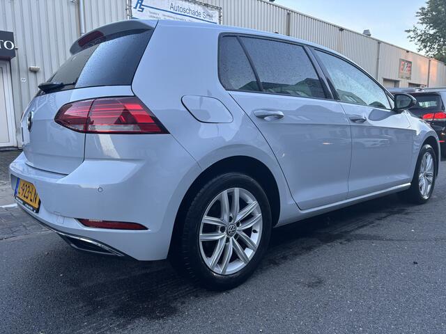 Volkswagen GOLF 1.4 TSI Highline Business R / 167 DKM / 2017