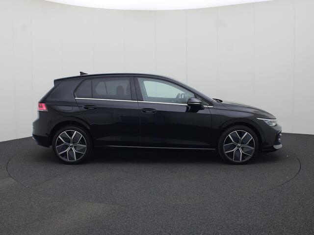 Volkswagen GOLF 1.5 eHybrid 150kW/204PK Style DSG · Navigatie · Massagefunctie · Camera + Parkeersensoren · Garantie tot april 2027