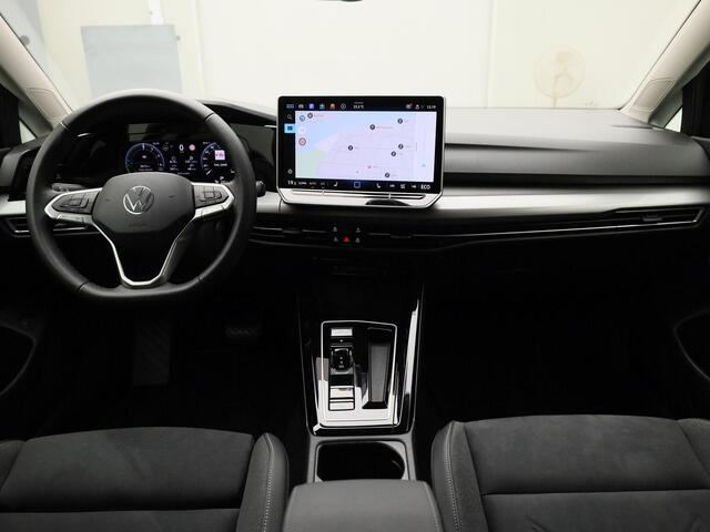 Volkswagen GOLF 1.5 eHybrid 150kW/204PK Style DSG · Navigatie · Massagefunctie · Camera + Parkeersensoren · Garantie tot april 2027