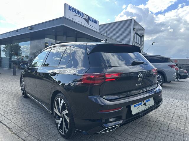 Volkswagen GOLF 1.5 eTSI R-Line Pano-Dak | IQ Light | Stuur & Stoelverw. | Camera