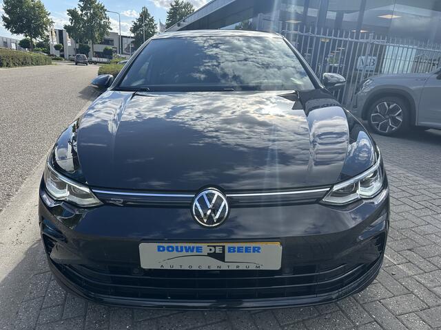 Volkswagen GOLF 1.5 eTSI R-Line Pano-Dak | IQ Light | Stuur & Stoelverw. | Camera