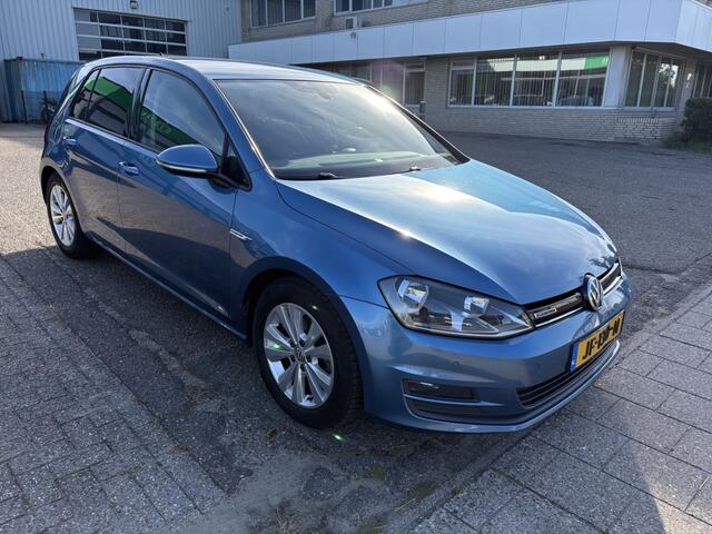 Volkswagen GOLF 1.0 TSI Bns Ed. Con