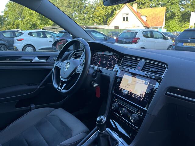 Volkswagen GOLF 1.5 TSI Highline Virtual White Silver Metallic