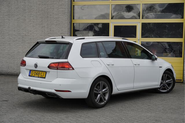 Volkswagen GOLF Variant 1.5 TSI 150PK! Automaat 2x R-Line BJ2019 Lmv 17" | Led | Pdc | Navi | Keyless entry | Sideskirts | Trekhaak | App-Connect | Virtual cockpit | Climate control | Cruise control | Sportstoelen | R-Line stuurwiel | Zwarte hemel | Extra getint glas