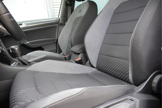 Volkswagen GOLF Variant 1.5 TSI 150PK! Automaat 2x R-Line BJ2019 Lmv 17" | Led | Pdc | Navi | Keyless entry | Sideskirts | Trekhaak | App-Connect | Virtual cockpit | Climate control | Cruise control | Sportstoelen | R-Line stuurwiel | Zwarte hemel | Extra getint glas