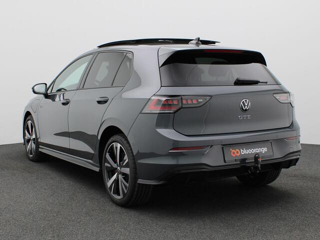 Volkswagen GOLF 1.5 eHybrid GTE Trekhaak wegklapbaar, Head-up Display, Panoramadak, Area View, 18" Catania LMV, Adaptive Cruise Control, Black Style, Winterpakket, Navigatie