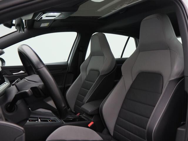 Volkswagen GOLF 1.4 eHybrid GTE | Full LED | Panorama Dak | Carplay | Climate Control | Parkeersensoren | Stoel Verwarming & Ventilatie | 18 Inch | 78.268 Km