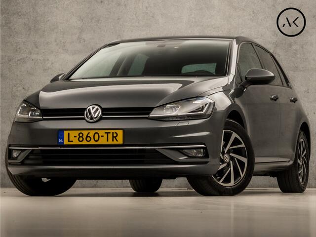 Volkswagen GOLF 1.5 TSI Sportline 150Pk (APPLE CARPLAY, GROOT NAVI, DYNAMISCHE KNIPPERLICHTEN, LED KOPLAMPEN, STOELVERWARMING, SPORTSTOELEN, PARKEERSENSOREN, GETINT GLAS, NIEUWE APK, NIEUWSTAAT)