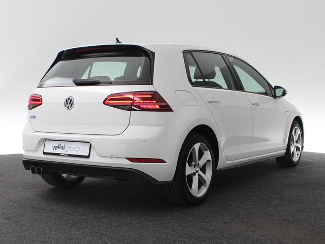 Volkswagen GOLF 1.4 TSI 204 pk DSG GTE | Navigatie Discover Pro | Stoelverwarming | Parkeersensoren voor/achter | Apple Carplay / Android Auto | Climatronic | Adaptive Cruise | 16 inch