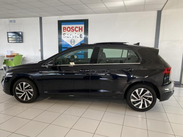 Volkswagen GOLF 1.4 eHybrid Style Panorama dak / / Apple Carplay android /