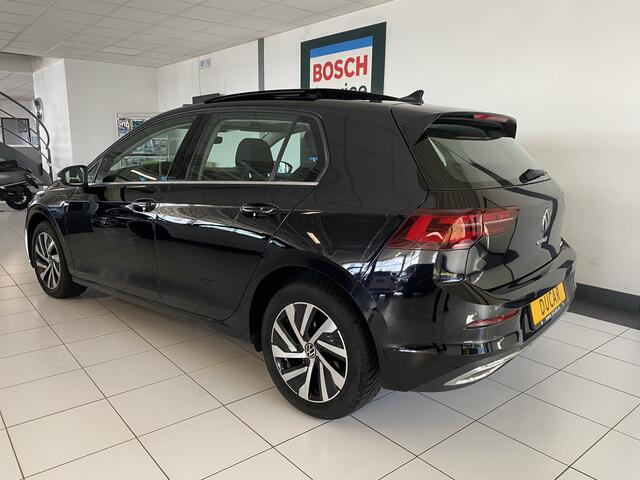 Volkswagen GOLF 1.4 eHybrid Style Panorama dak / / Apple Carplay android /