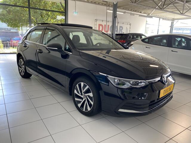Volkswagen GOLF 1.4 eHybrid Style Panorama dak / / Apple Carplay android /