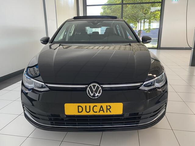 Volkswagen GOLF 1.4 eHybrid Style Panorama dak / / Apple Carplay android /