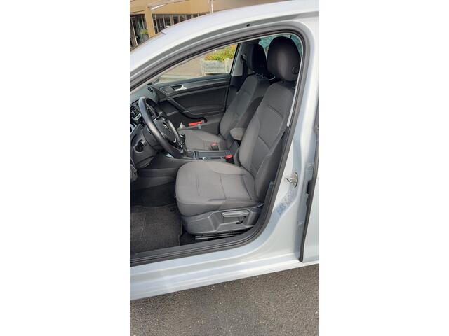 Volkswagen GOLF 1.0 TSI 115pk Comfortline / Navigatie / Adaptive Cruise Control / Parkeersensoren