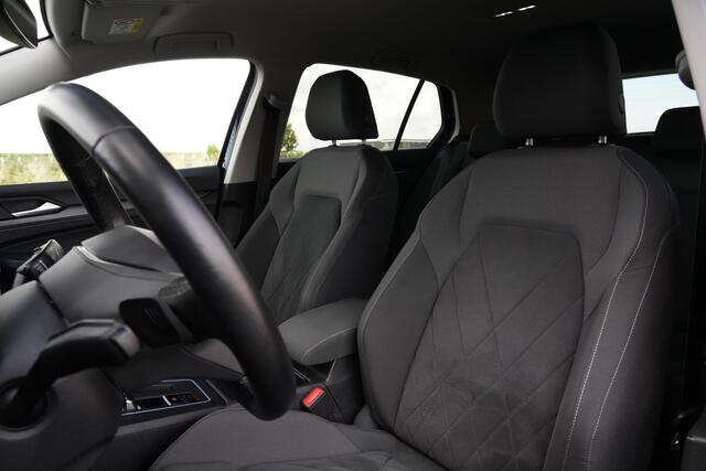 Volkswagen GOLF 1.5 eTSI Style 150pk Stoelverwarming/ErgoActive/Camera