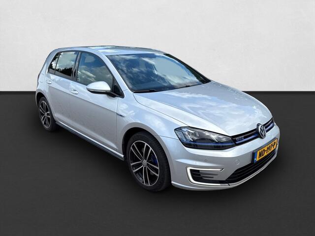 Volkswagen GOLF 1.4 TSI GTE Connected Series CLIMATE / CRUISE / NAVI / PDC / NIEUWSTAAT!!