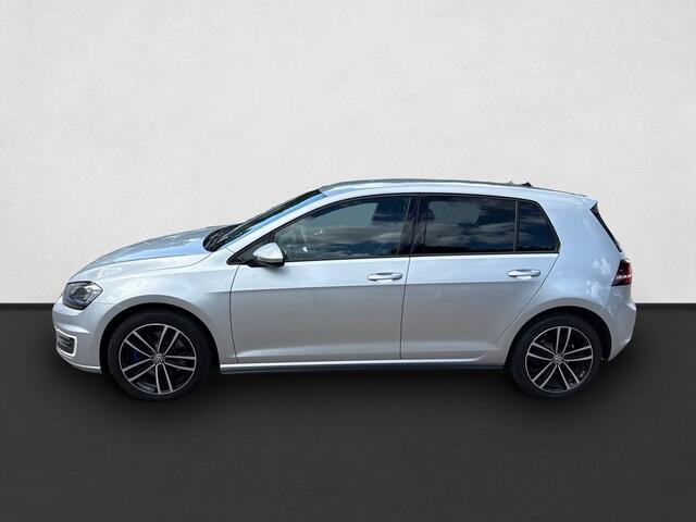 Volkswagen GOLF 1.4 TSI GTE Connected Series CLIMATE / CRUISE / NAVI / PDC / NIEUWSTAAT!!