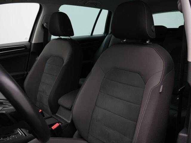 Volkswagen GOLF Variant 1.5 TSI 150 pk DSG Highline | Navigatie | Virtual Cockpit | Stoelverwarming | Parkeersensoren voor/achter | Adaptive Cruise | Massage
