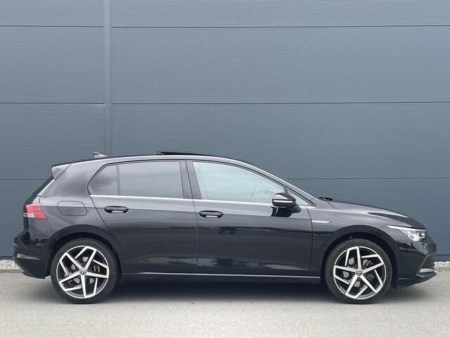 Volkswagen GOLF 1.5 eTSI R-Line | Virtual | Pano | Carplay | Camera