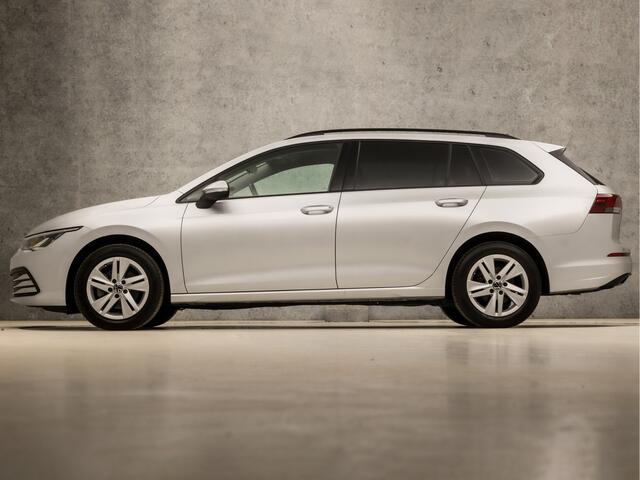 Volkswagen GOLF Variant 1.0 eTSI Sport Life Automaat (APPLE CARPLAY, GROOT NAVI, CLIMATE, STUUR/STOELVERWARMING, SFEERVERLICHTING, PARKEERSENSOREN, GETINT GLAS, SPORTSTOELEN, LM VELGEN, ADAPTIVE CRUISE, NIEUWSTAAT)
