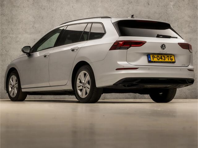 Volkswagen GOLF Variant 1.0 eTSI Sport Life Automaat (APPLE CARPLAY, GROOT NAVI, CLIMATE, STUUR/STOELVERWARMING, SFEERVERLICHTING, PARKEERSENSOREN, GETINT GLAS, SPORTSTOELEN, LM VELGEN, ADAPTIVE CRUISE, NIEUWSTAAT)
