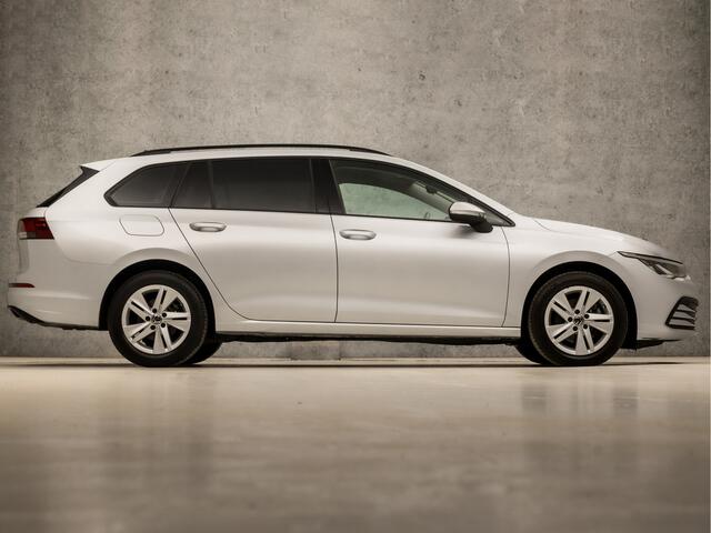Volkswagen GOLF Variant 1.0 eTSI Sport Life Automaat (APPLE CARPLAY, GROOT NAVI, CLIMATE, STUUR/STOELVERWARMING, SFEERVERLICHTING, PARKEERSENSOREN, GETINT GLAS, SPORTSTOELEN, LM VELGEN, ADAPTIVE CRUISE, NIEUWSTAAT)