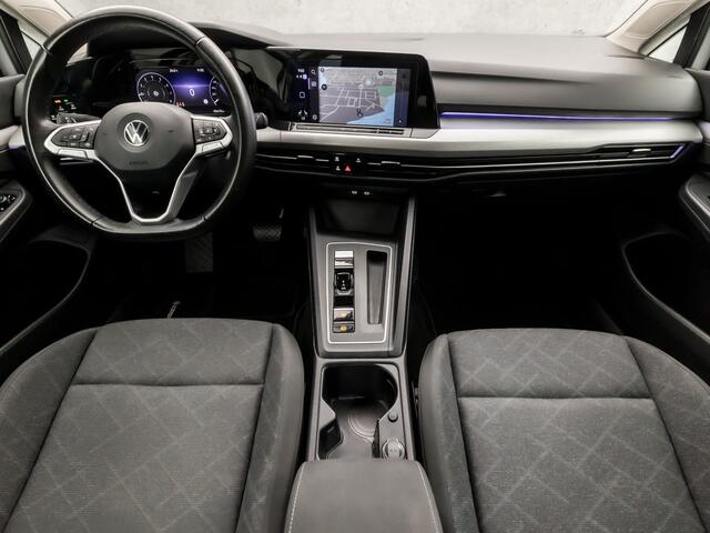 Volkswagen GOLF Variant 1.0 eTSI Sport Life Automaat (APPLE CARPLAY, GROOT NAVI, CLIMATE, STUUR/STOELVERWARMING, SFEERVERLICHTING, PARKEERSENSOREN, GETINT GLAS, SPORTSTOELEN, LM VELGEN, ADAPTIVE CRUISE, NIEUWSTAAT)